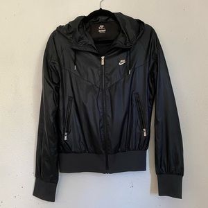 Nike Windbreaker Women's Size Medium Full Zip Jacket black